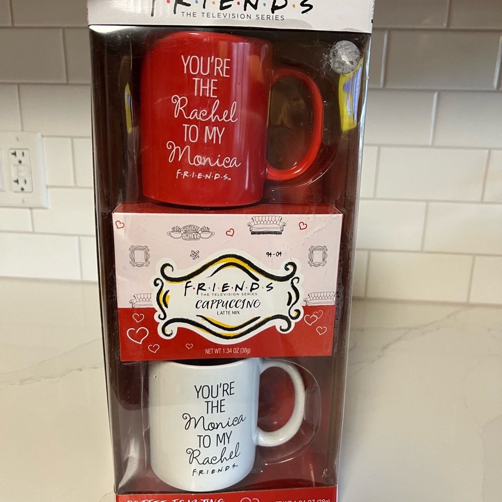 “FRIENDS” TV series, coffee for 2 gift set two coffee, mugs, and latte mix. NIB